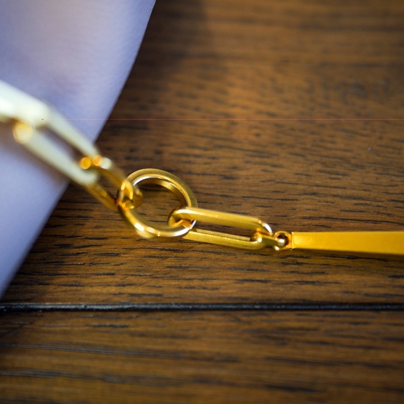 Valentino Garavani VLogo Tote Leather Small - Picture 9 of 16